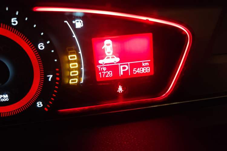 Used Roewe 550 2012 550 1.8L Automatic Value Edition Odometer Close Up