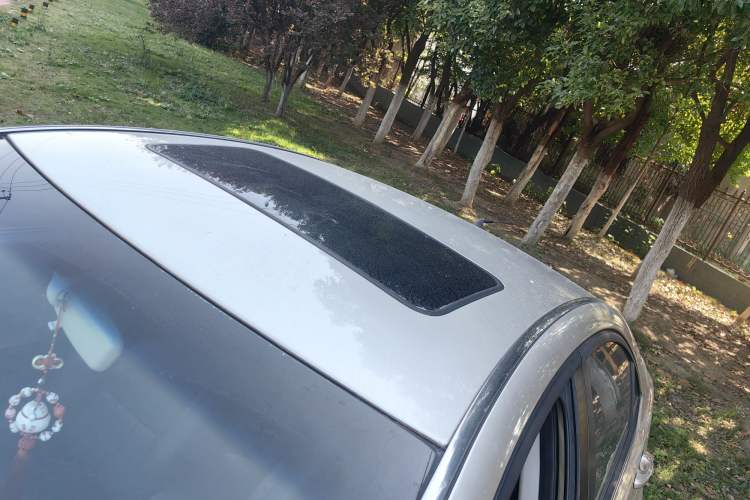 Used Roewe 550 2012 550 1.8L Manual Value Edition Roof