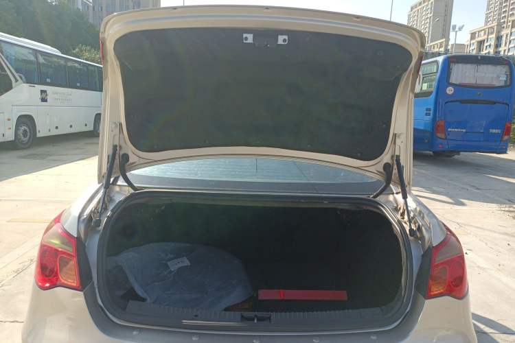 Used Roewe 550 2012 550 1.8L Manual Value Edition Trunk