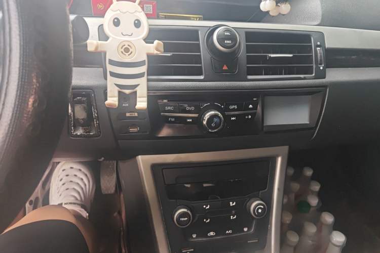 Used Roewe 550 2012 550 1.8L Manual Value Edition Audio And AC Panel