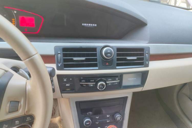 Used Roewe 550 2012 550 1.8L Automatic Value Edition Audio And AC Panel