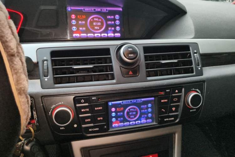 Used Roewe 550 2012 550 1.8L Automatic Value Edition Audio And AC Panel