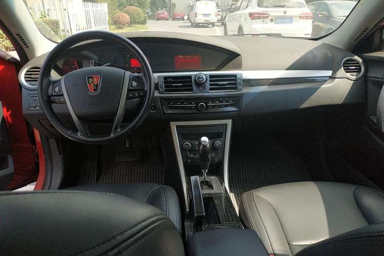 Used Roewe 550 2012 550 1.8T Automatic Full-Gold Limited Edition Center Console
