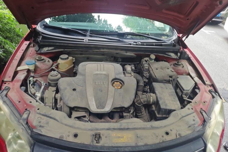 Used Roewe 550 2012 550D 1.8T Automatic Prestige Edition Engine Bay