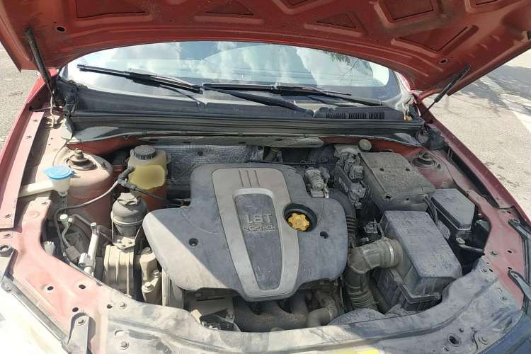 Used Roewe 550 2012 550 1.8T Automatic Full-Gold Limited Edition Engine Bay