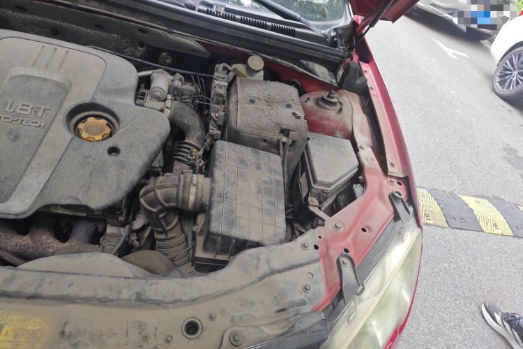 Used Roewe 550 2012 550D 1.8T Automatic Prestige Edition Engine Bay Left