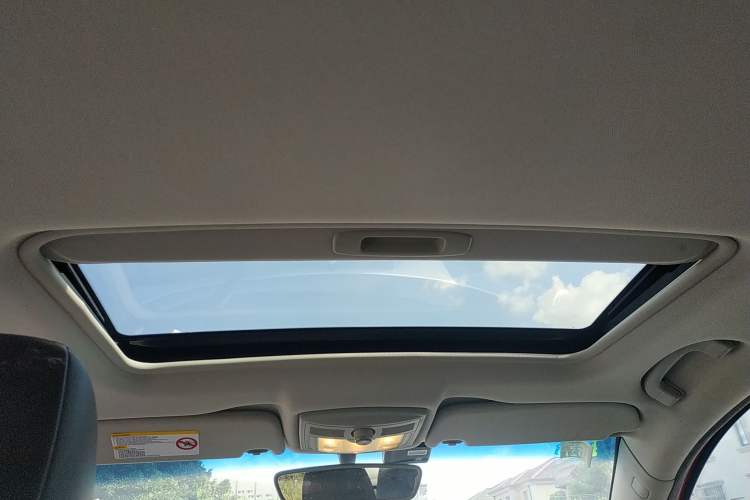 Used Roewe 550 2012 550 1.8T Automatic Full-Gold Limited Edition Headliner