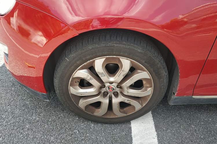 Used Roewe 550 2012 550 1.8T Automatic Full-Gold Limited Edition Left Front Wheel Hub
