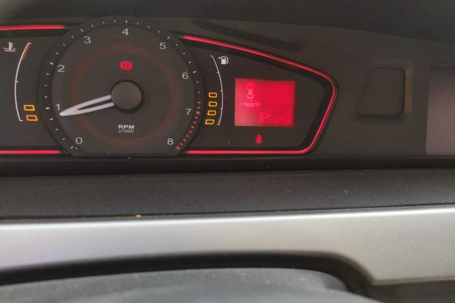 Used Roewe 550 2012 550 1.8L Automatic Value Edition Odometer Close Up