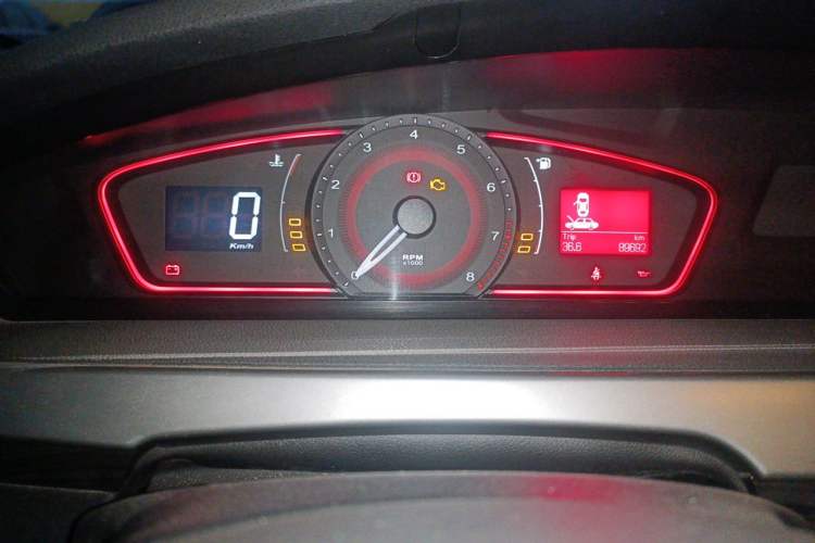 Used Roewe 550 2012 550 1.8L Manual Value Edition Odometer Close Up