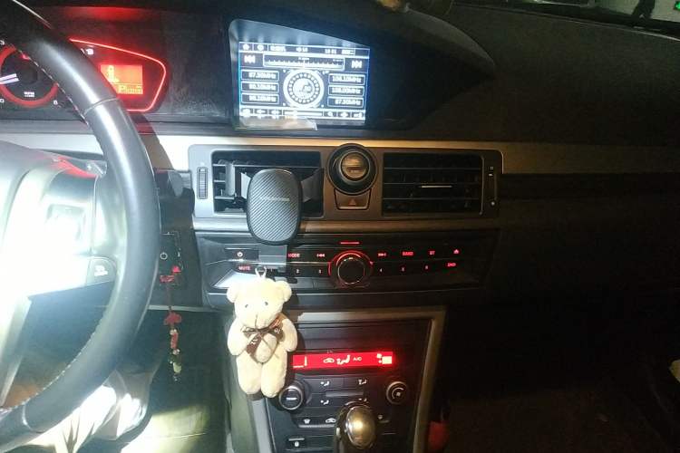 Used Roewe 550 2012 550 1.8L Automatic Value Edition Audio And AC Panel