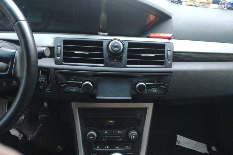 Used Roewe 550 2012 550 1.8T Manual "Gold Edition" Limited Model Audio And AC Panel