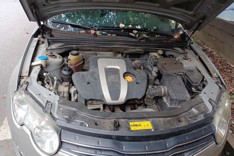 Used Roewe 550 2012 550 1.8T Automatic Full-Gold Limited Edition Engine Bay
