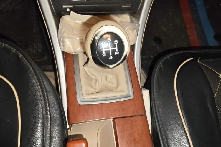 Used Roewe 550 2012 550 1.8L Manual Value Edition Gear Lever