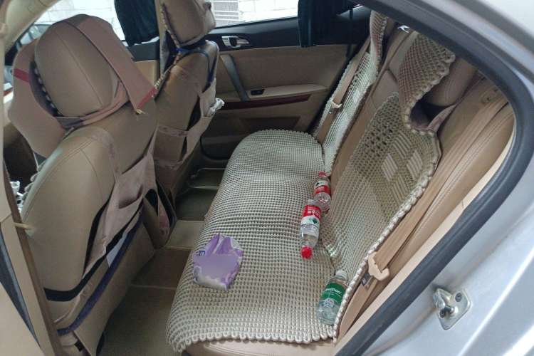 Used Roewe 550 2012 550 1.8T Automatic Full-Gold Limited Edition Left Rear Seat