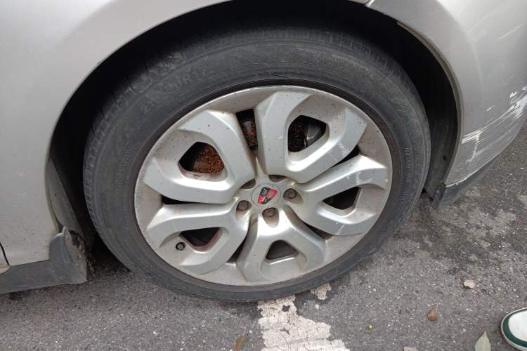 Used Roewe 550 2012 550 1.8T Automatic Full-Gold Limited Edition Right Front Wheel Hub