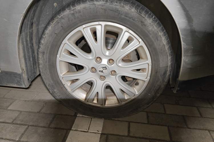 Used Roewe 550 2012 550 1.8L Manual Value Edition Right Front Wheel Hub
