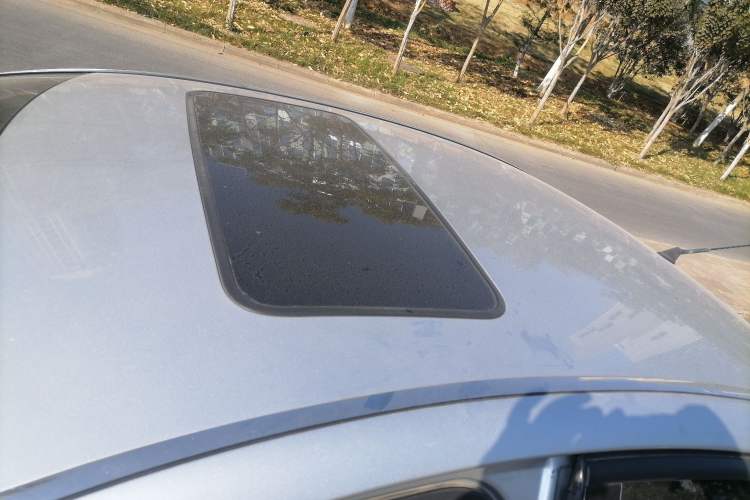 Used Roewe 550 2012 550 1.8L Automatic Value Edition Roof
