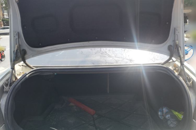 Used Roewe 550 2012 550S 1.8L Manual Qiyi Edition Trunk