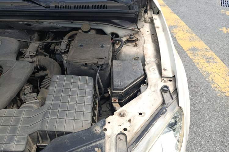 Used Roewe 550 2012 550S 1.8L Automatic Start Prestige Edition Engine Bay Left