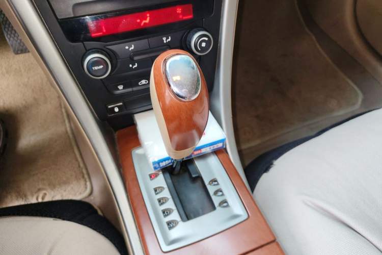 Used Roewe 550 2012 550 1.8L Automatic Value Edition Gear Lever