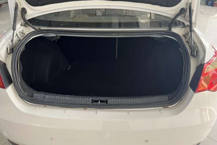 Used Roewe 550 2012 550 1.8L Automatic Value Edition Interior 5