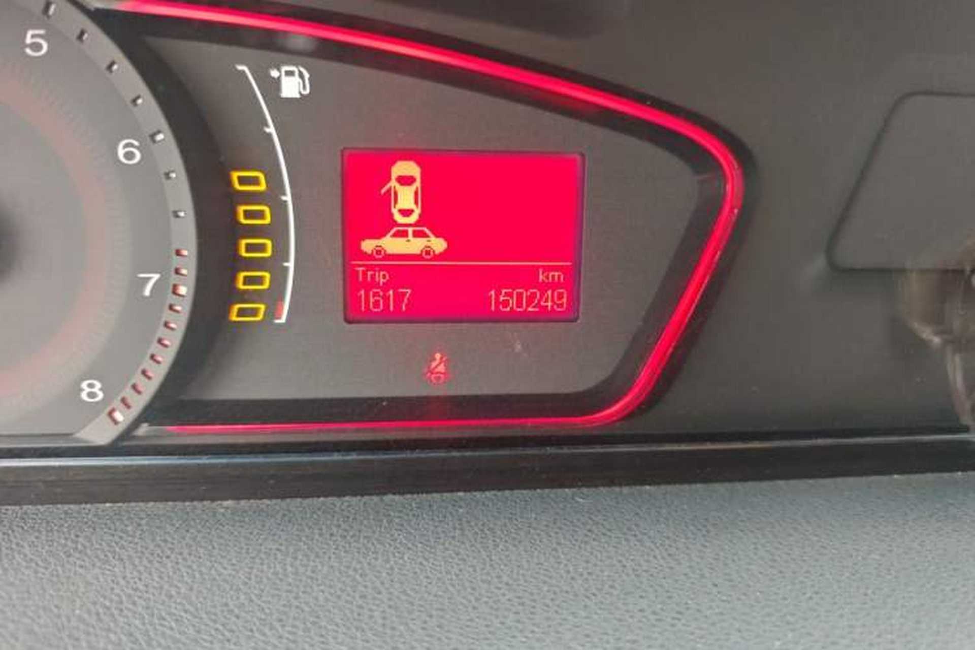 Used Roewe 550 2012 550 1.8L Manual Value Edition Odometer Close Up