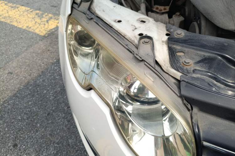 Used Roewe 550 2012 550S 1.8L Automatic Start Prestige Edition Right Front Headlight