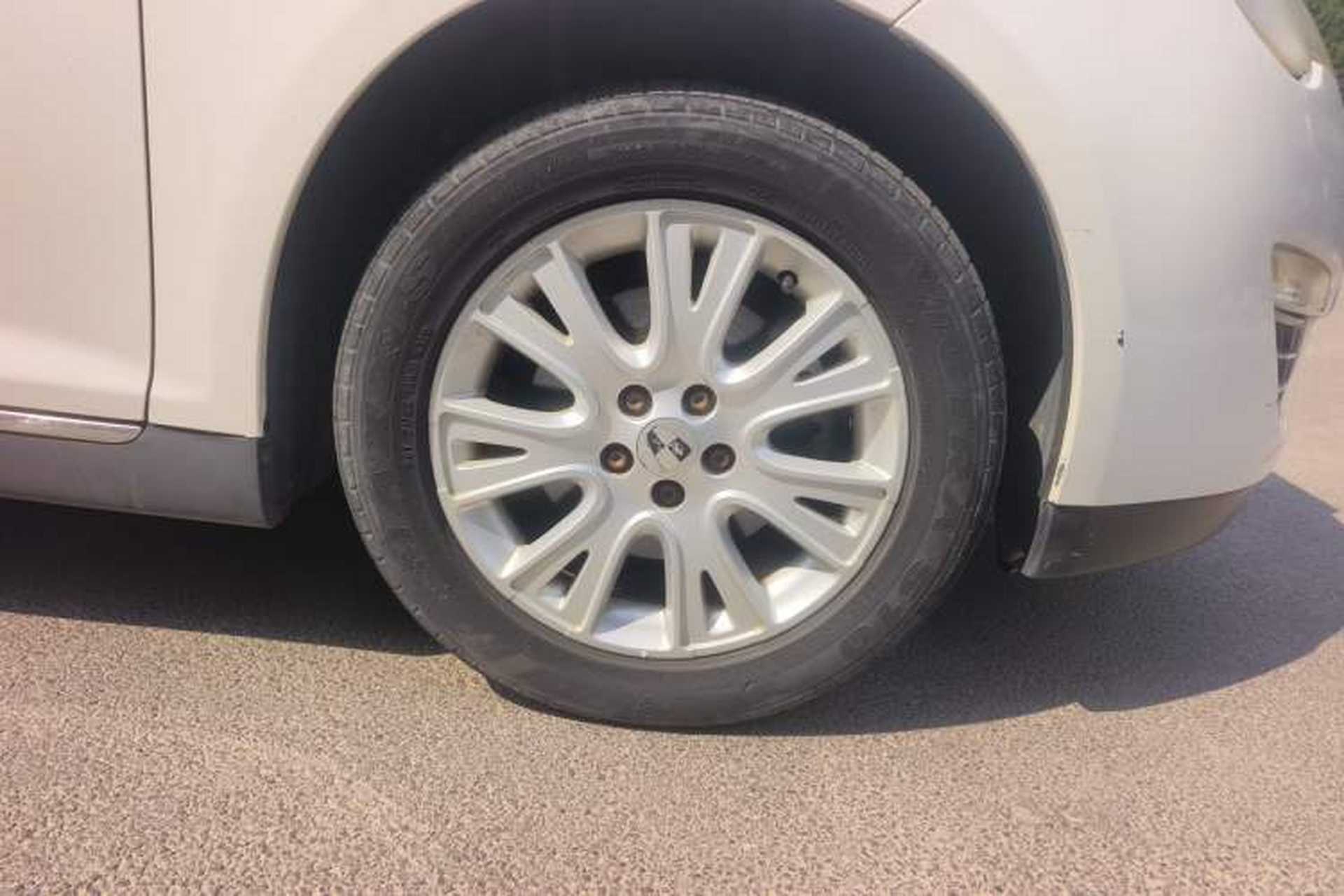 Used Roewe 550 2012 550 1.8L Manual Value Edition Right Front Wheel Hub