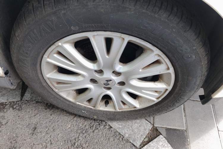 Used Roewe 550 2012 550S 1.8L Automatic Start Prestige Edition Right Front Wheel Hub