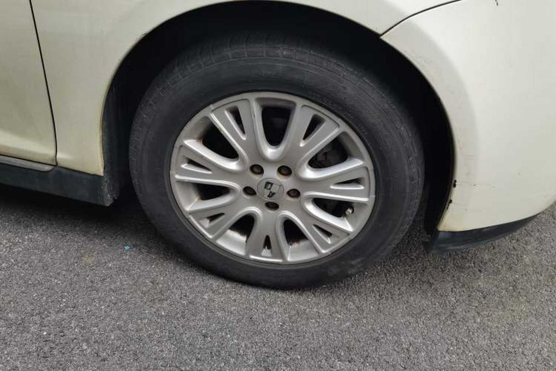 Used Roewe 550 2012 550 1.8L Manual Value Edition Right Front Wheel Hub