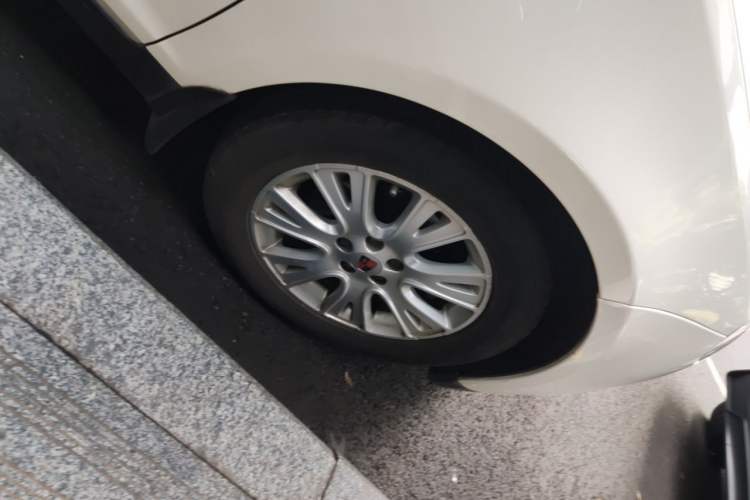 Used Roewe 550 2012 550 1.8L Automatic Value Edition Right Front Wheel Hub