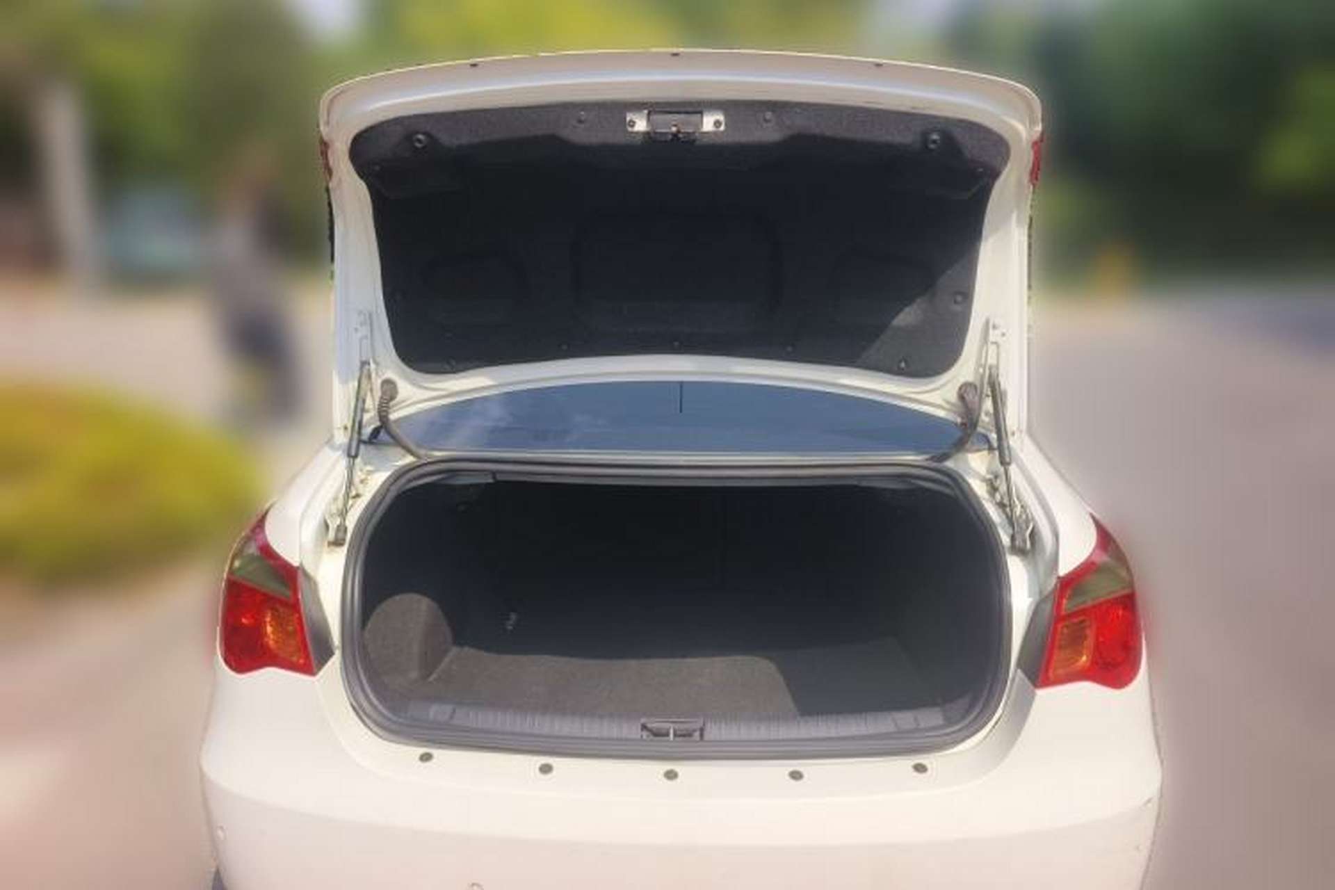 Used Roewe 550 2012 550 1.8L Manual Value Edition Trunk