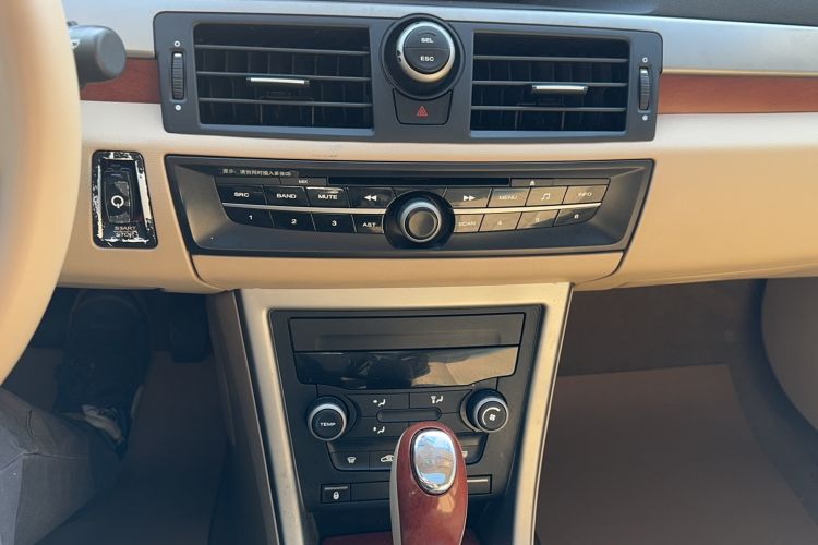 Used Roewe 550 2012 550 1.8L Automatic Value Edition Audio And AC Panel