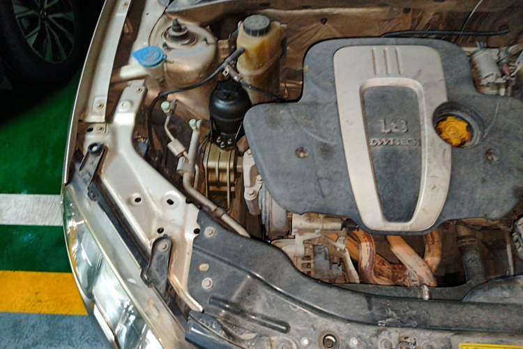 Used Roewe 550 2012 550 1.8L Automatic Value Edition Engine Bay Right