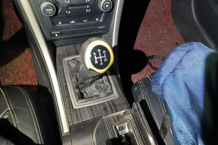 Used Roewe 550 2012 550 1.8L Manual Value Edition Gear Lever
