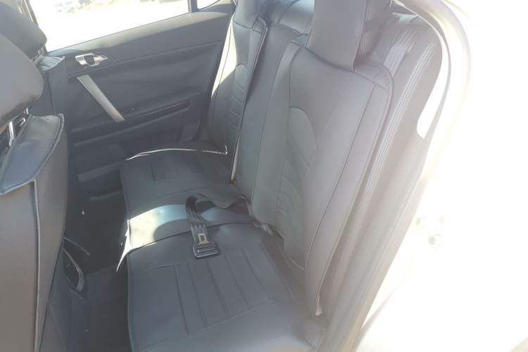 Used Roewe 550 2012 550 1.8L Automatic Value Edition Left Rear Seat