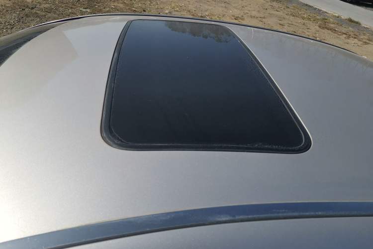 Used Roewe 550 2012 550 1.8L Automatic Value Edition Roof