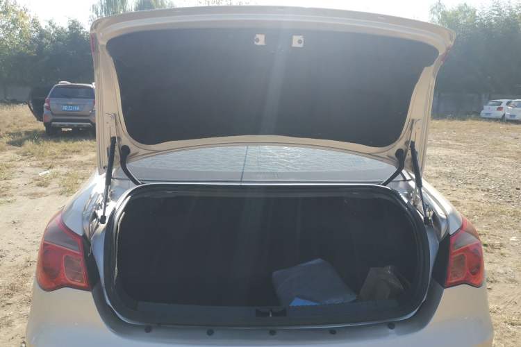 Used Roewe 550 2012 550 1.8L Automatic Value Edition Trunk