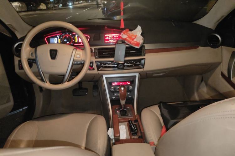 Used Roewe 550 2013 Classic Edition 550 1.8L Automatic Luxury Model Center Console