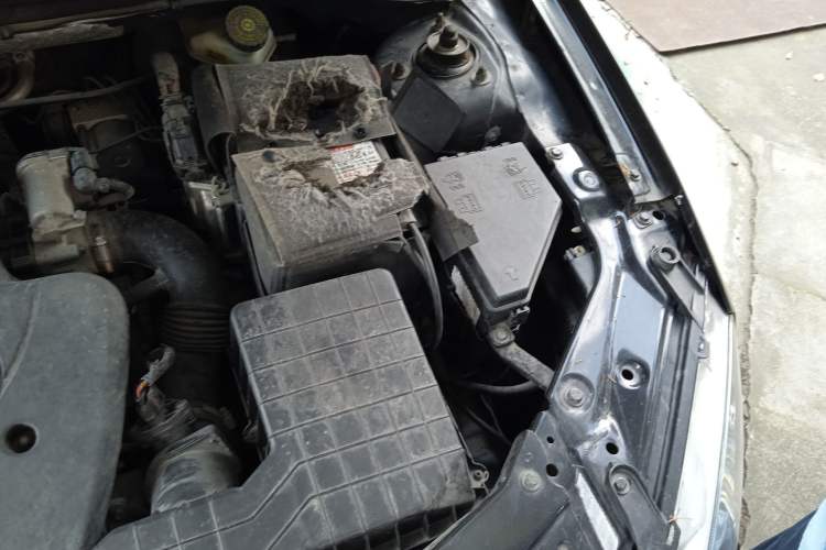 Used Roewe 550 2013 Classic Edition 550 1.8L Automatic Luxury Model Engine Bay Left