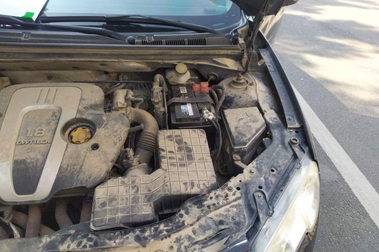 Used Roewe 550 2013 Classic Edition 550 1.8L Automatic Fashion Model Engine Bay Left