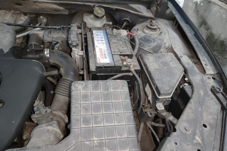Used Roewe 550 2013 Classic Edition 550 1.8L Automatic Luxury Model Engine Bay Left