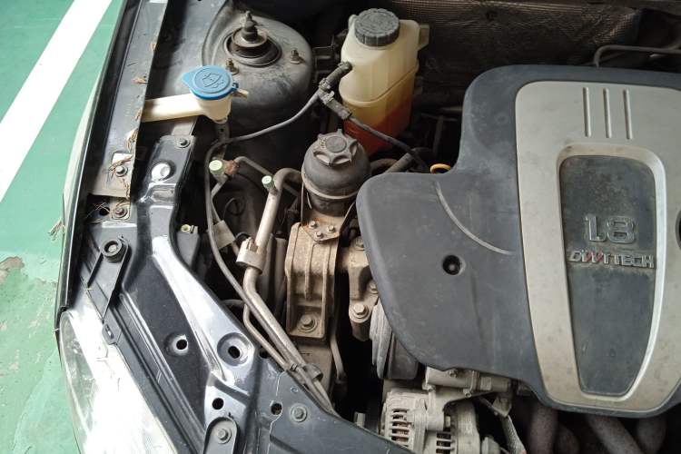 Used Roewe 550 2013 Classic Edition 550 1.8L Automatic Luxury Model Engine Bay Right