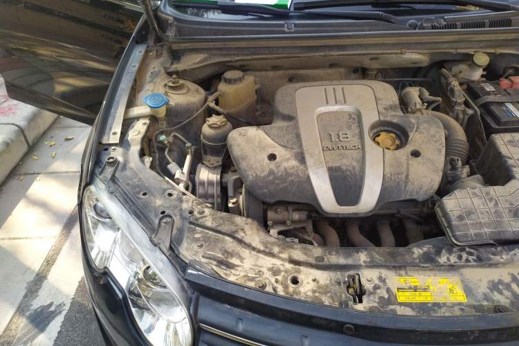 Used Roewe 550 2013 Classic Edition 550 1.8L Automatic Fashion Model Engine Bay Right