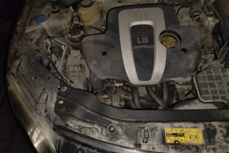 Used Roewe 550 2013 Classic Edition 550 1.8L Automatic Luxury Model Engine Bay Right