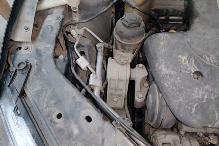 Used Roewe 550 2013 Classic Edition 550 1.8L Automatic Luxury Model Engine Bay Right