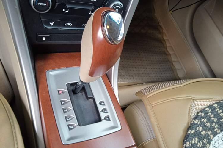 Used Roewe 550 2013 Classic Edition 550 1.8L Automatic Luxury Model Gear Lever