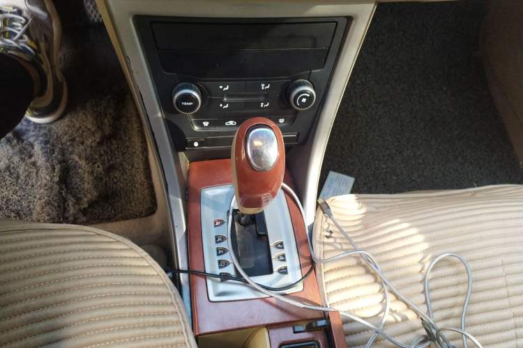 Used Roewe 550 2013 Classic Edition 550 1.8L Automatic Fashion Model Gear Lever