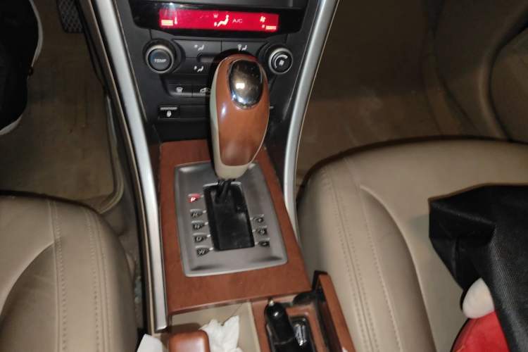 Used Roewe 550 2013 Classic Edition 550 1.8L Automatic Luxury Model Gear Lever